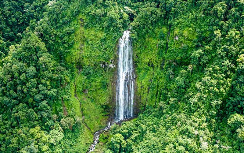 Travelbook llama a Costa Rica el mejor destino de viaje largo del mundo.