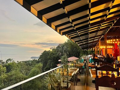 Emilio's Café